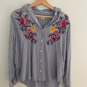 Brand New Hollister Flowy Linen Blouse
